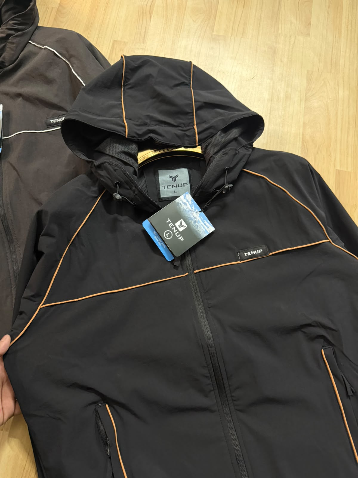 TENUP CORE PIPING AESTHETIC WINDCHEATER -
