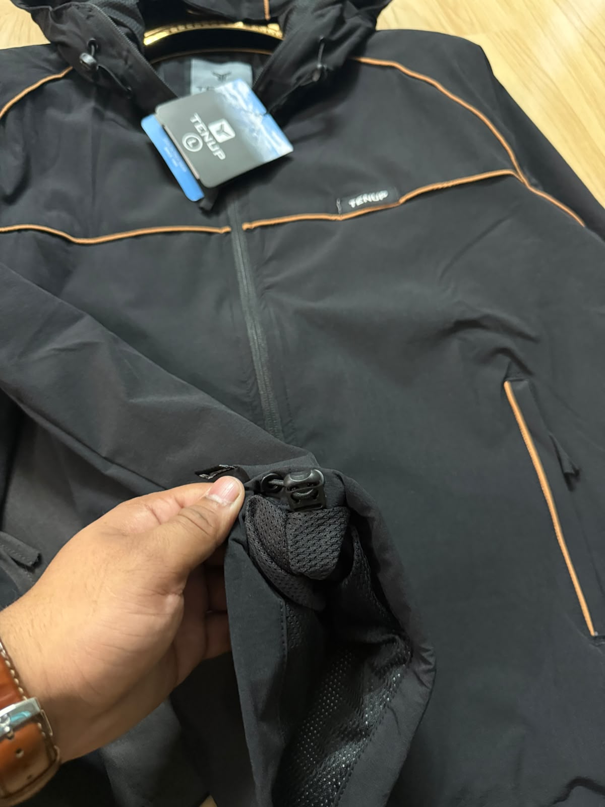 TENUP CORE PIPING AESTHETIC WINDCHEATER -