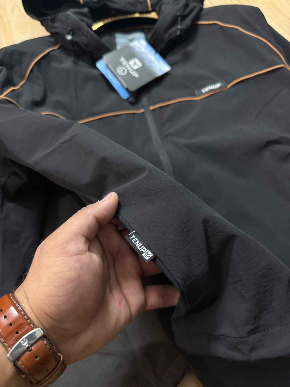 TENUP CORE PIPING AESTHETIC WINDCHEATER